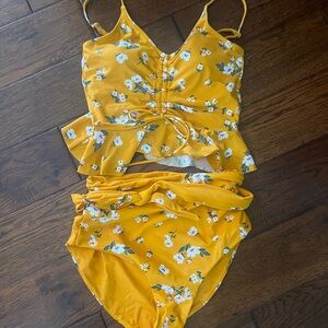 Coral Reef swim- size 8/10 yellow floral